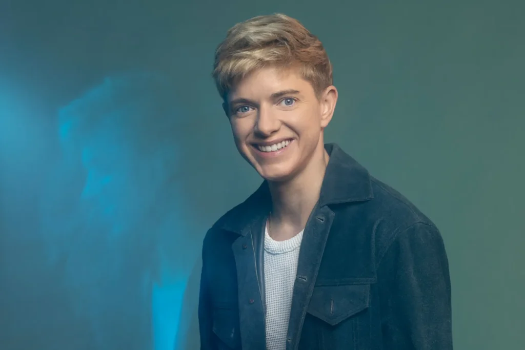 Mae Martin
